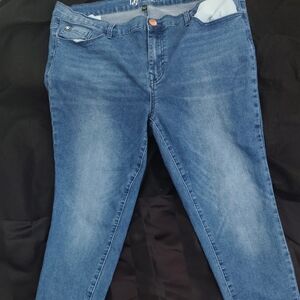 DG2 by Diane Gilman Classic Blue Cropped Jeans